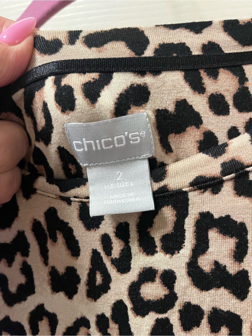 Chico’s Leopard Print Top Women’s Size 2 US Large Long Sleeve Stretch Knit - Picture 6 of 7
